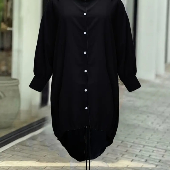 Black high low dress it is very elegant and classy. - Picture 2 of 5